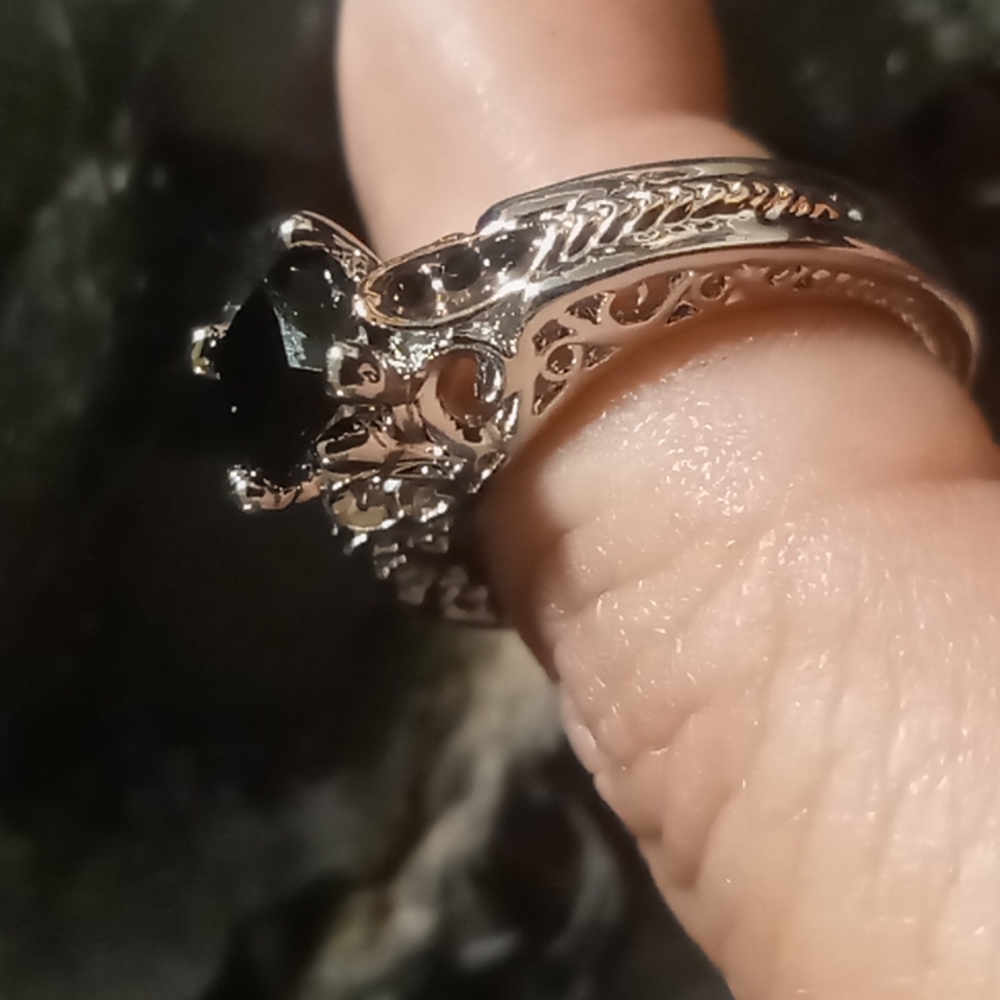 Black onyx with rose gold inlay ring size 7 sterling silver 925.